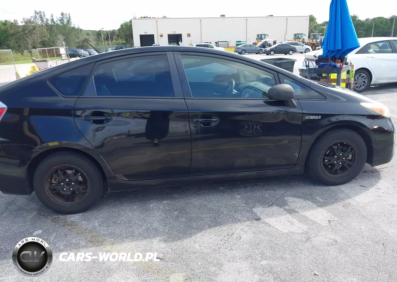 2014 Toyota Prius Two VIN:JTDKN3DU8E0361590 - 18