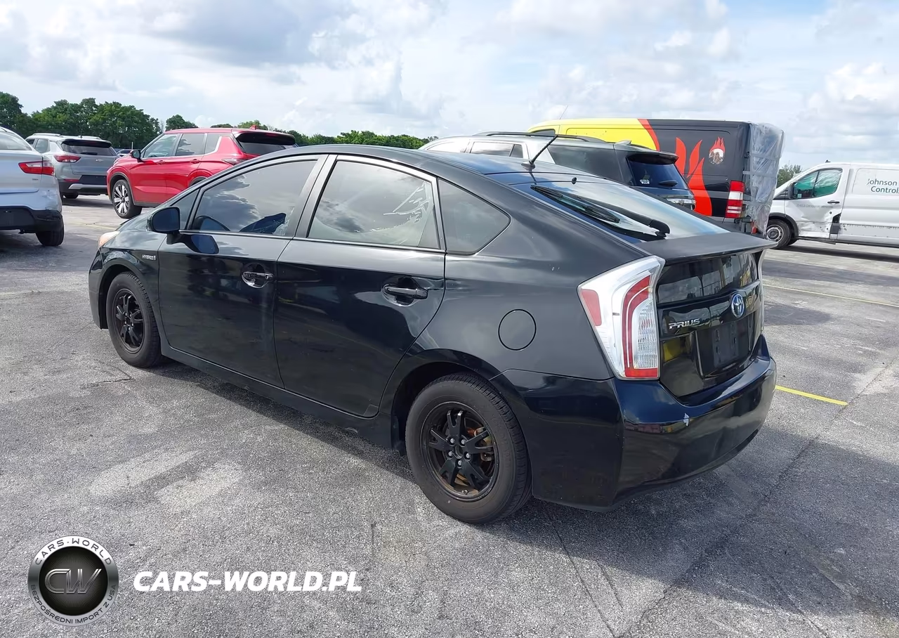 2014 Toyota Prius Two VIN:JTDKN3DU8E0361590 - 3