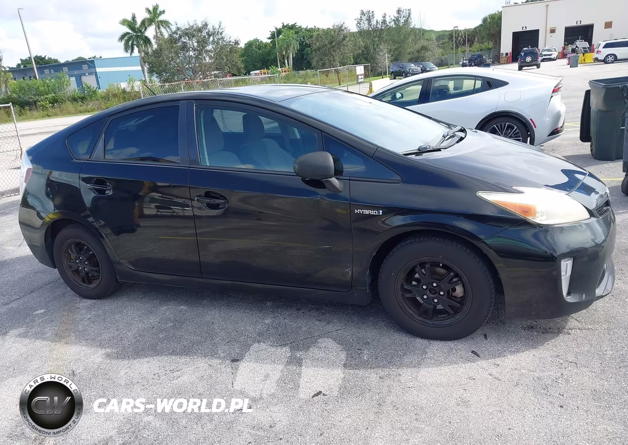 2014 Toyota Prius Two VIN:JTDKN3DU8E0361590 - 6