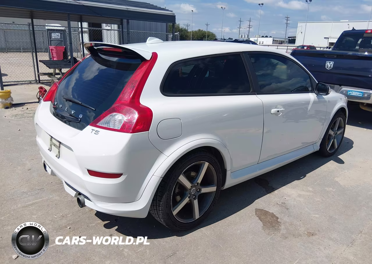 2013 Volvo C30 T5-T5 Platinum-T5 Premier-T5 Premier Plus-T5 R-Design-T5 R-Design Platinum-T5 R-Design Premier VIN:YV1672MK8D2304517 - 4