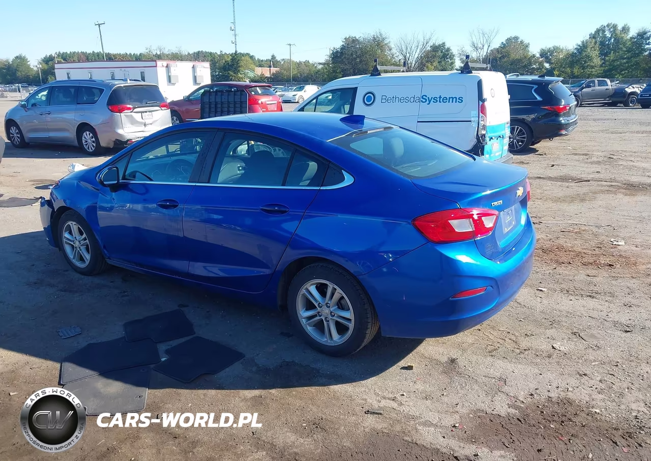 2018 Chevrolet Cruze Lt Auto VIN:1G1BE5SM5J7110549 - 3