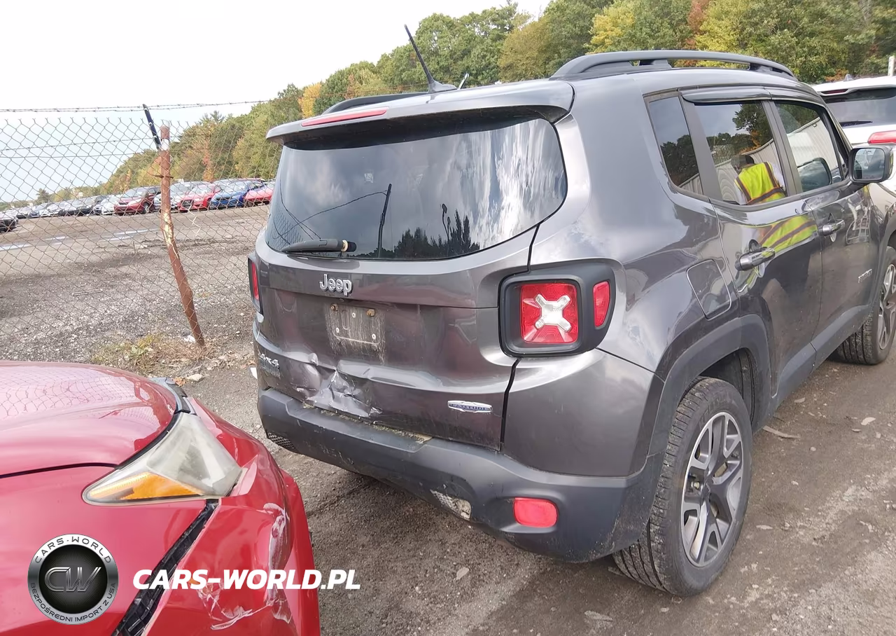 2017 Jeep Renegade Latitude 4X4 VIN:ZACCJBBB5HPF76533 - 4