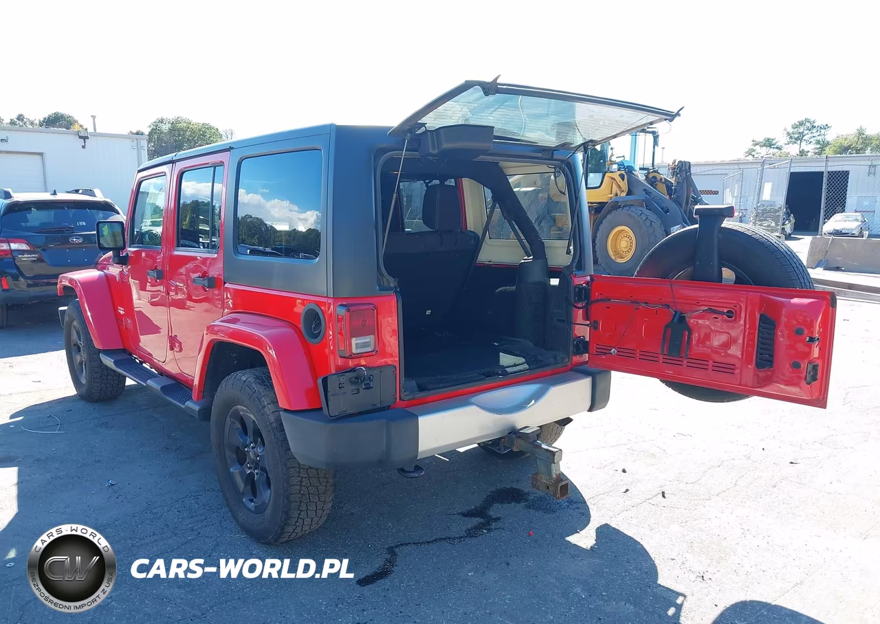 2015 Jeep Wrangler Unlimited Sahara VIN:1C4BJWEG0FL582347 - 3