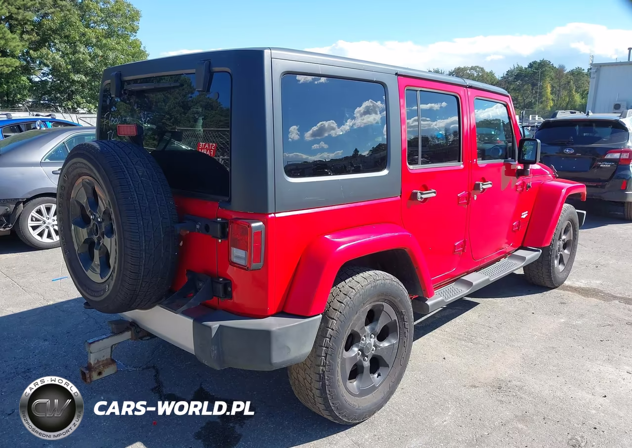 2015 Jeep Wrangler Unlimited Sahara VIN:1C4BJWEG0FL582347 - 4