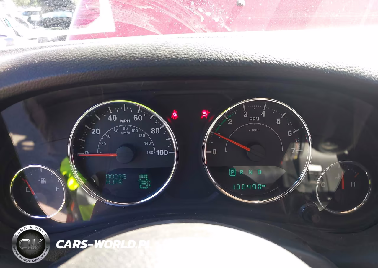 2015 Jeep Wrangler Unlimited Sahara VIN:1C4BJWEG0FL582347 - 7