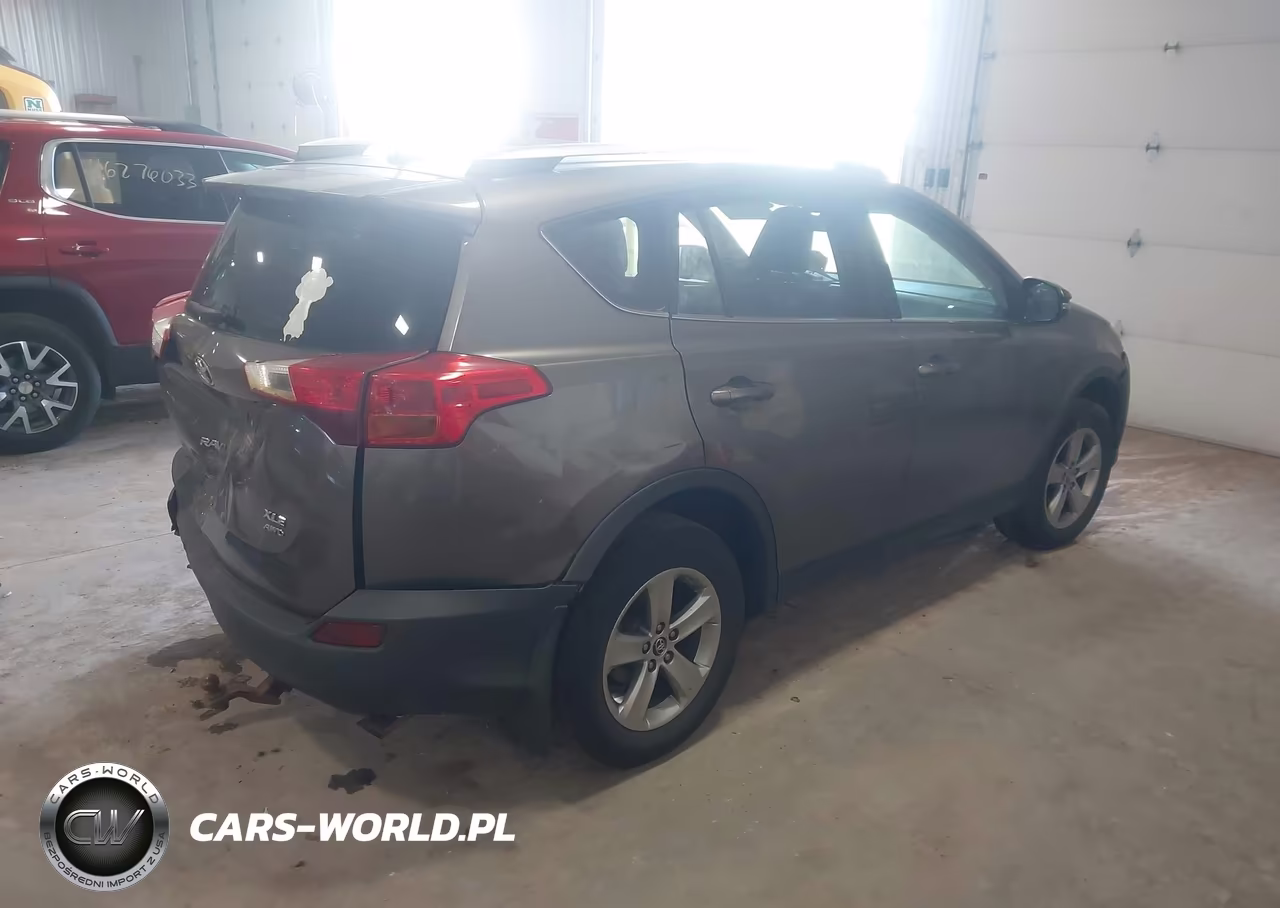 2015 Toyota Rav4 Xle VIN:2T3RFREV9FW288023 - 4