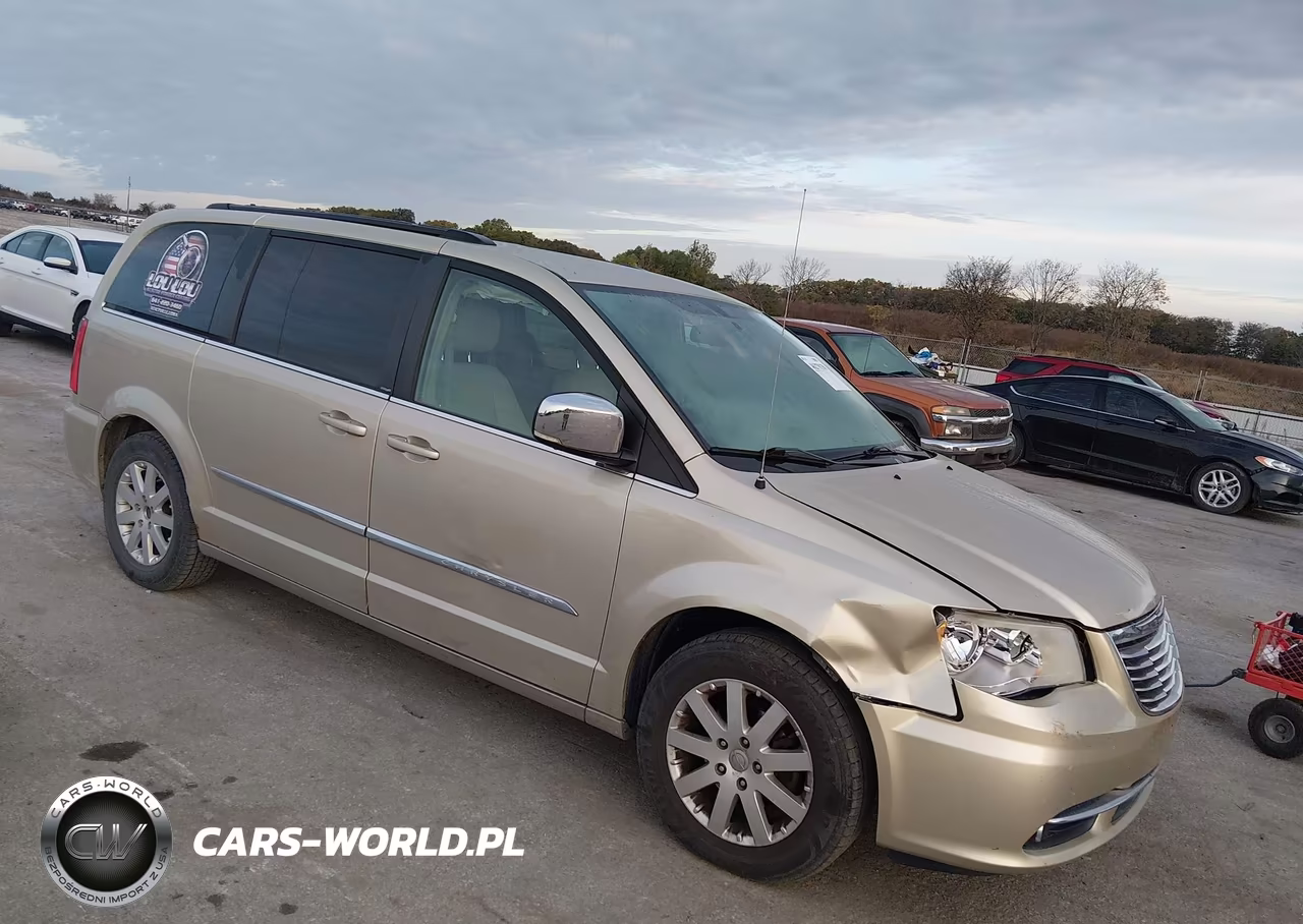 2011 Chrysler Town & Country Touring-L – zdjęcie 1 z 11
