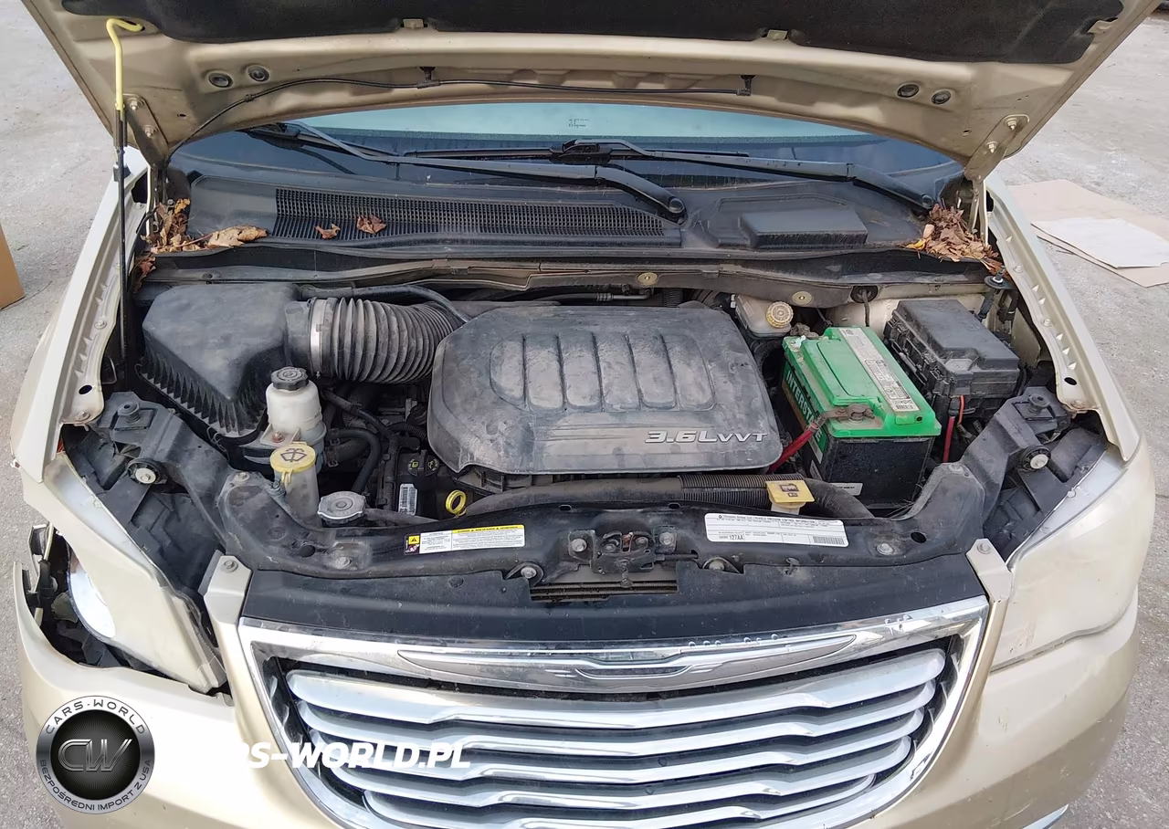 2011 Chrysler Town & Country Touring-L VIN:2A4RR8DG5BR733957 - 10