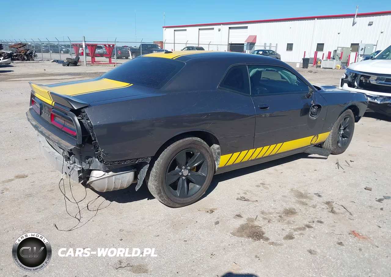 2019 Dodge Challenger Sxt VIN:2C3CDZAG4KH731972 - 4