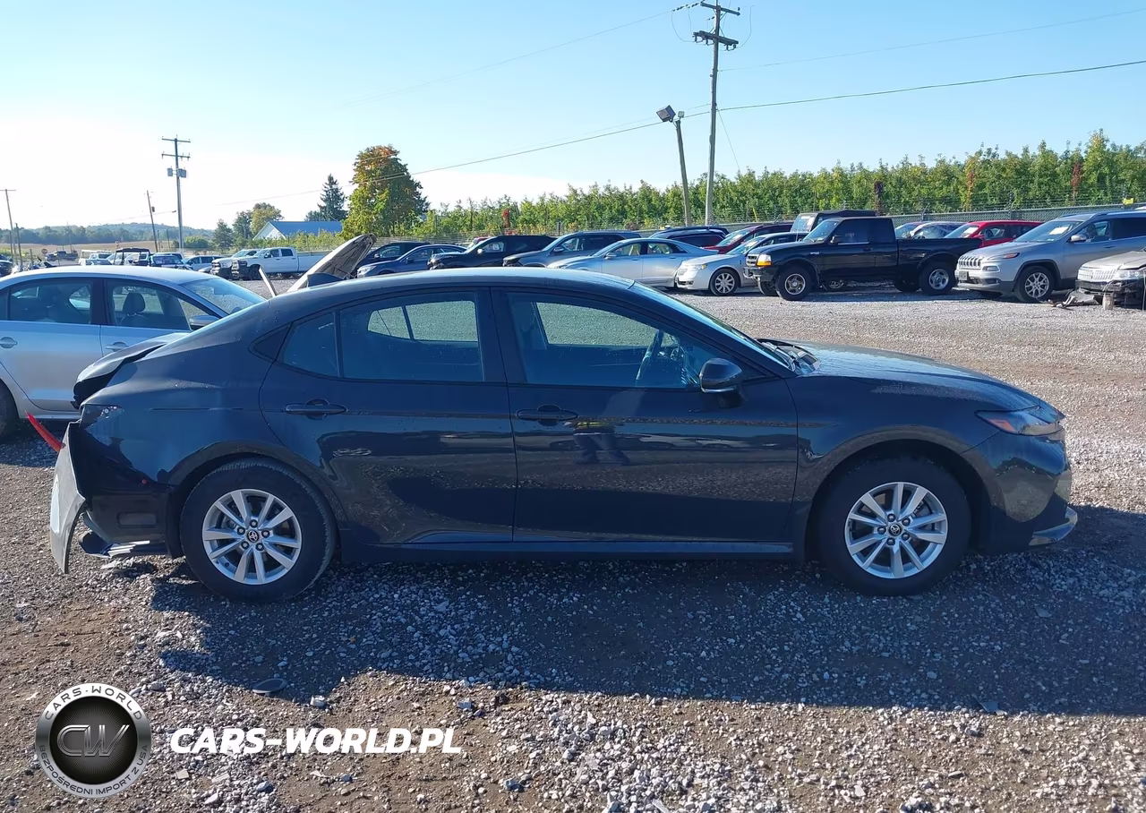 2025 Toyota Camry Le VIN:4T1DBADK6SU033170 - 13
