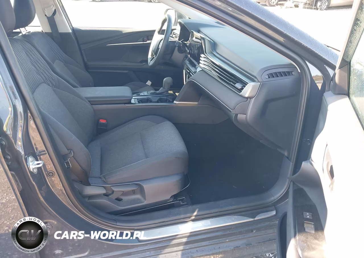 2025 Toyota Camry Le VIN:4T1DBADK6SU033170 - 5