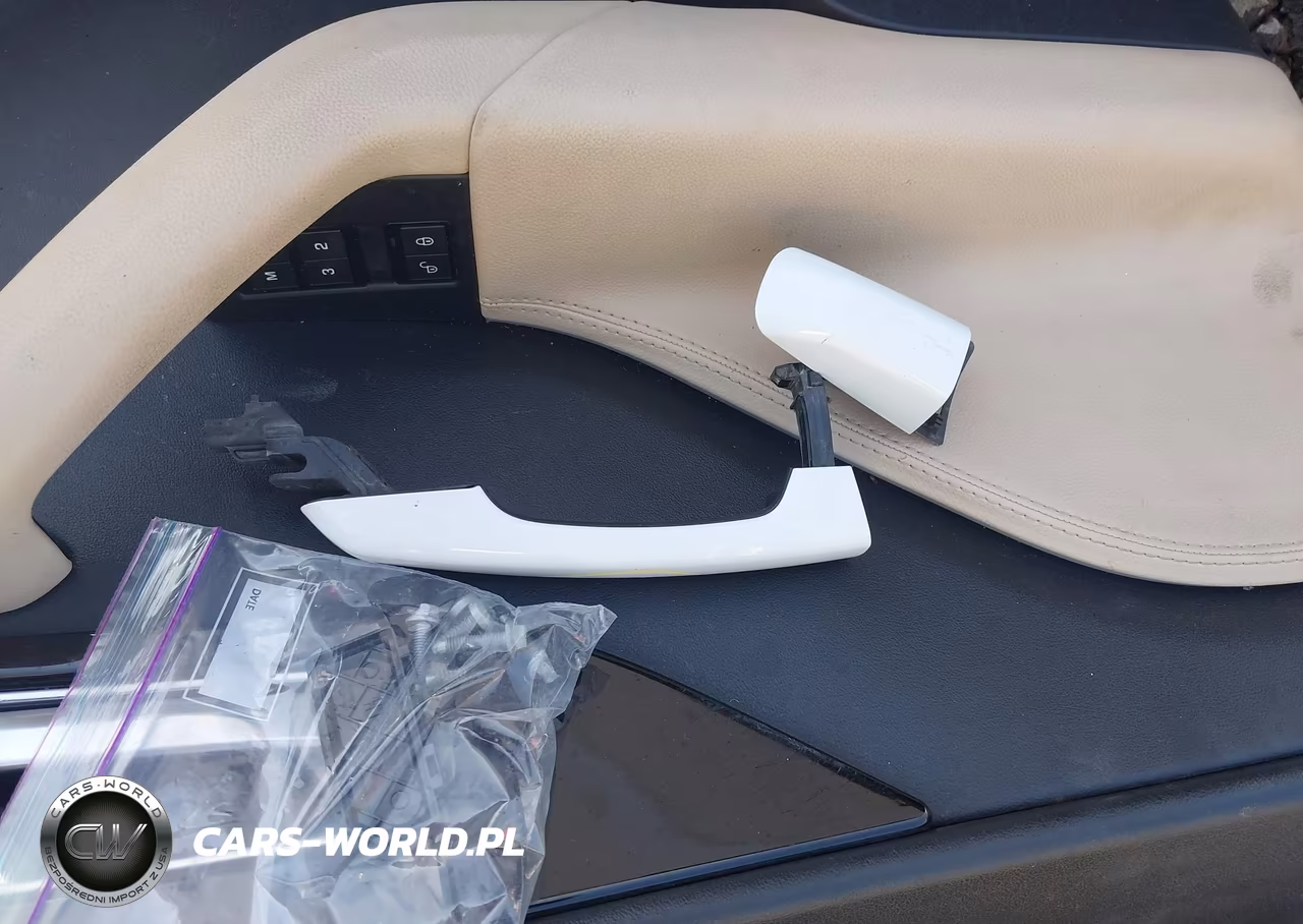 2018 Jaguar F-Pace 25T Premium VIN:SADCJ2FX0JA290119 - 18