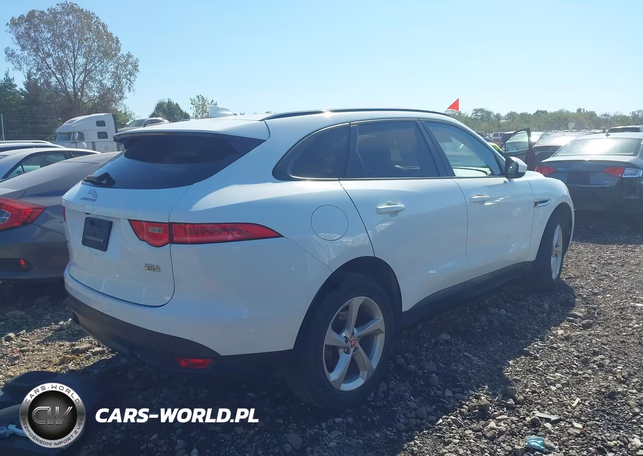 2018 Jaguar F-Pace 25T Premium VIN:SADCJ2FX0JA290119 - 4