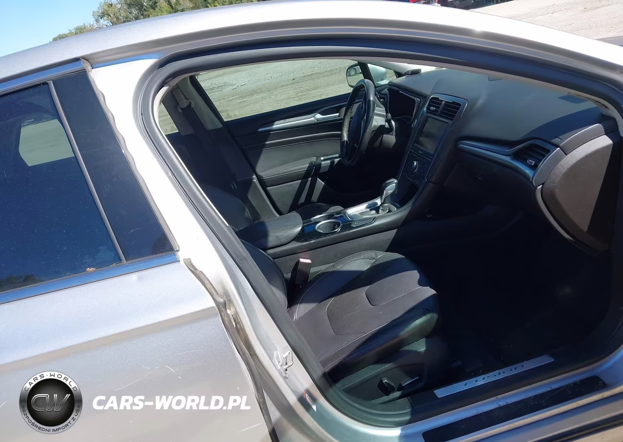 2014 Ford Fusion Titanium VIN:3FA6P0D94ER105331 - 5