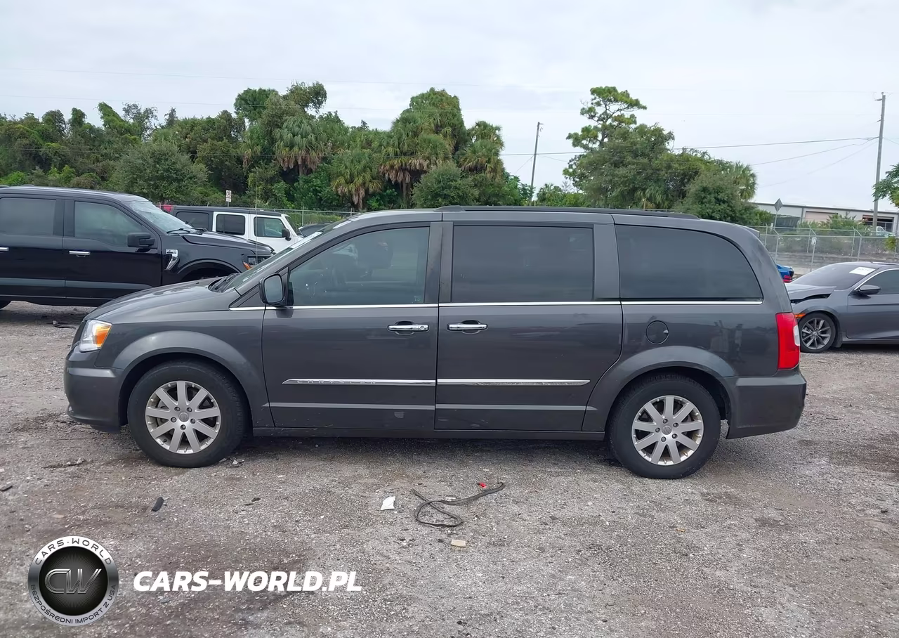 2016 Chrysler Town & Country Touring VIN:2C4RC1BG3GR128442 - 14