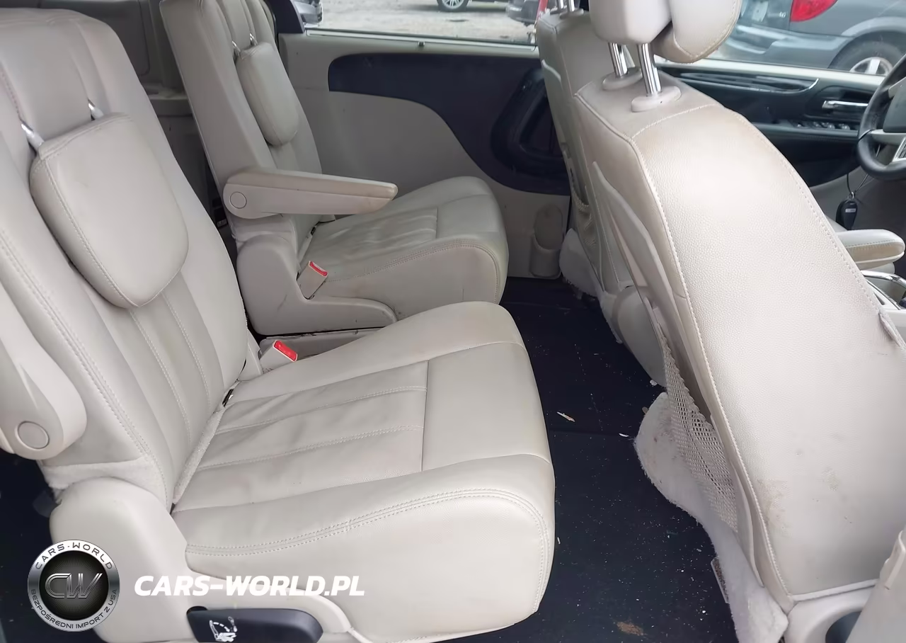 2016 Chrysler Town & Country Touring VIN:2C4RC1BG3GR128442 - 8