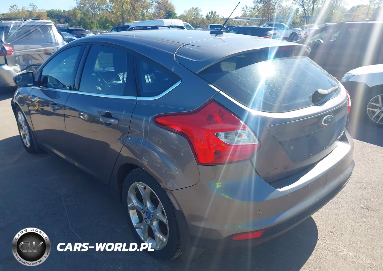 2012 Ford Focus Titanium VIN:1FAHP3N22CL283679 - 3