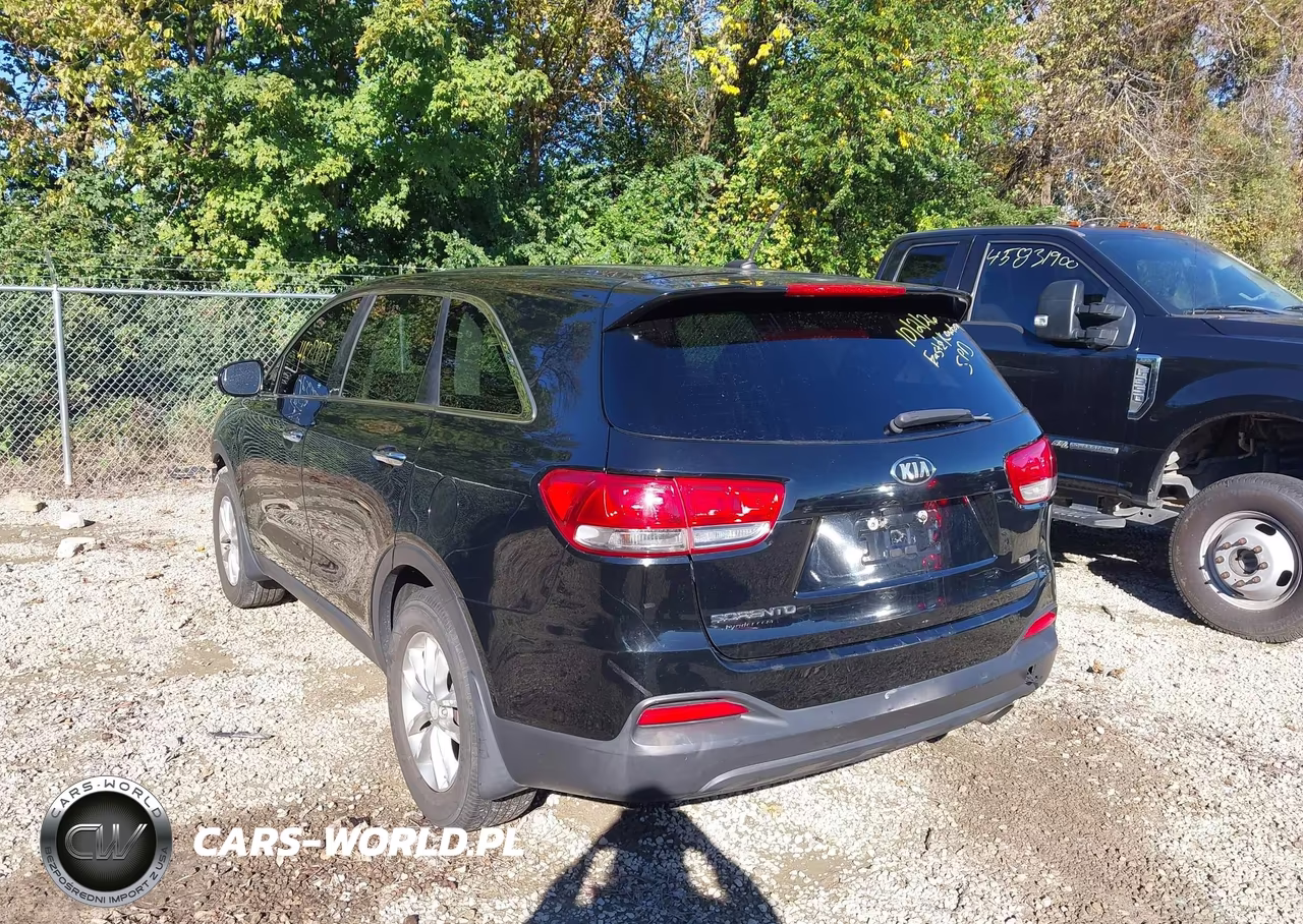 2017 Kia Sorento 2.4L L VIN:5XYPG4A32HG246404 - 3