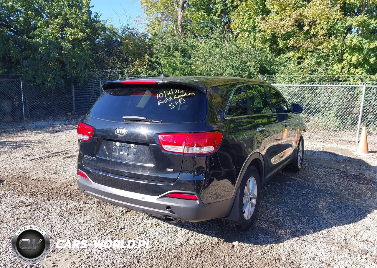 2017 Kia Sorento 2.4L L VIN:5XYPG4A32HG246404 - 4