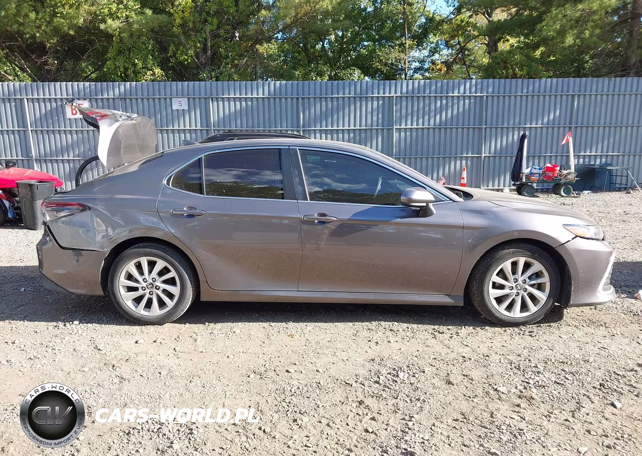2021 Toyota Camry Le VIN:4T1C11AK7MU583208 - 13