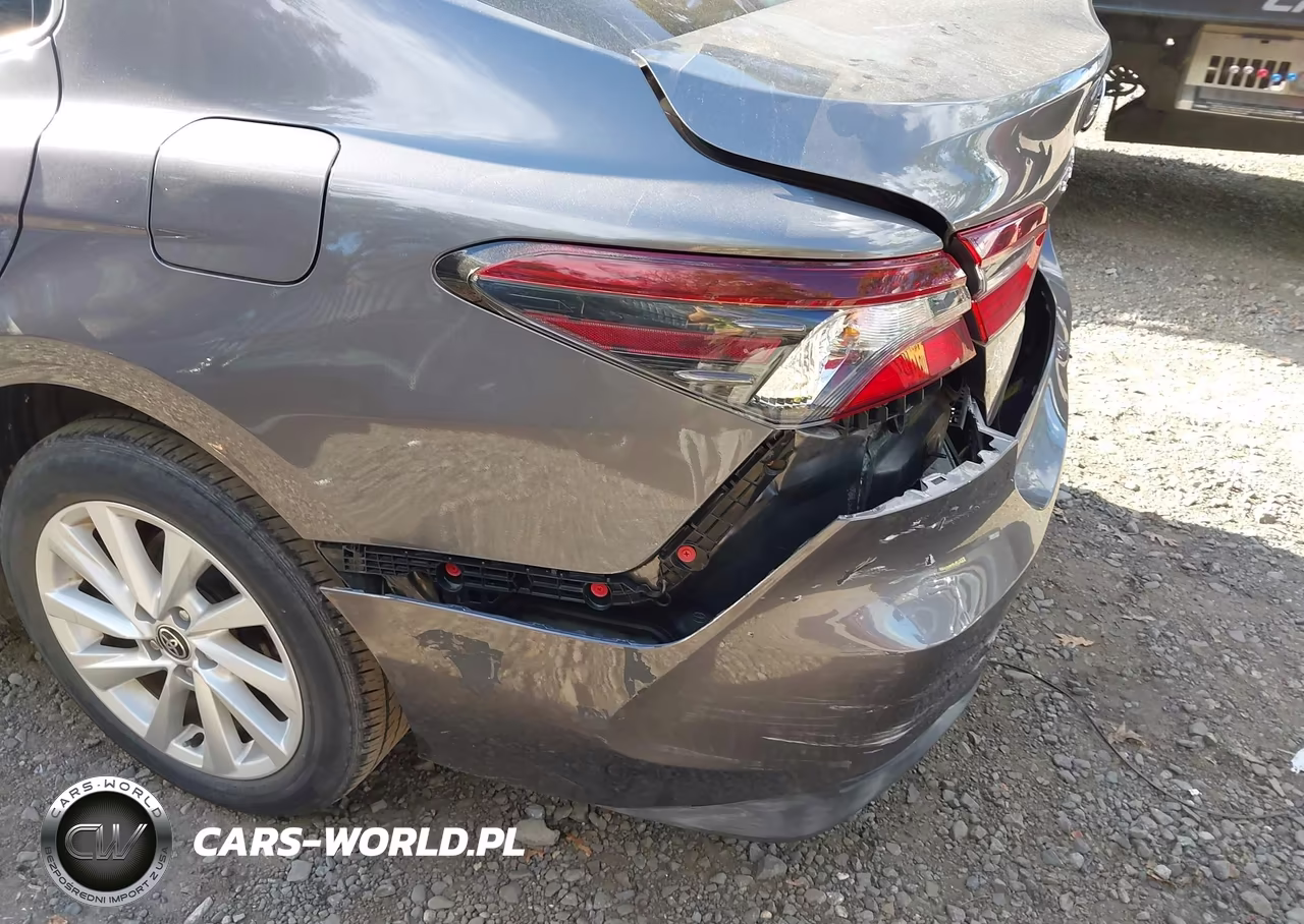 2021 Toyota Camry Le VIN:4T1C11AK7MU583208 - 18