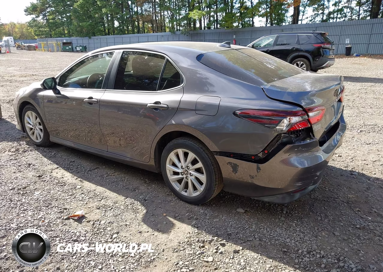 2021 Toyota Camry Le VIN:4T1C11AK7MU583208 - 3