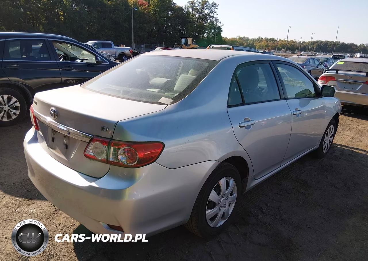 2011 Toyota Corolla Le VIN:2T1BU4EE4BC663976 - 4