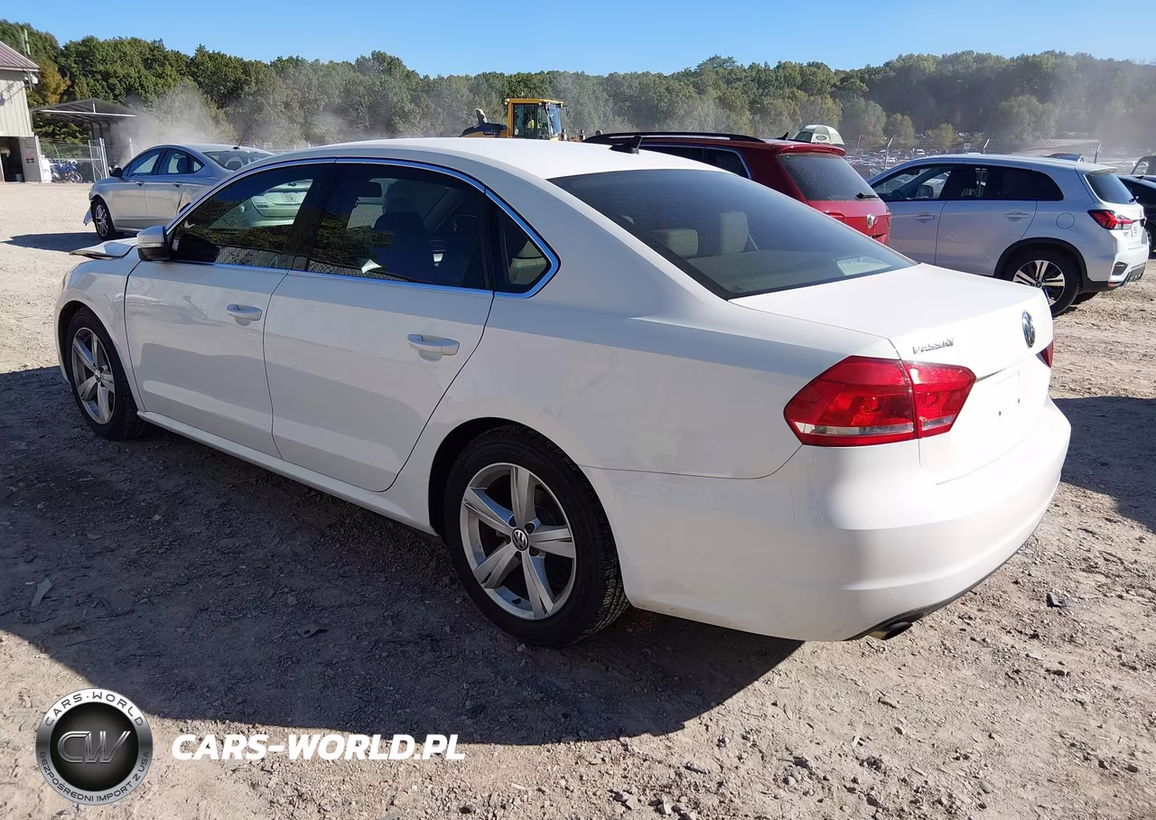2015 Volkswagen Passat 1.8T Limited Edition VIN:1VWAT7A32FC081973 - 3