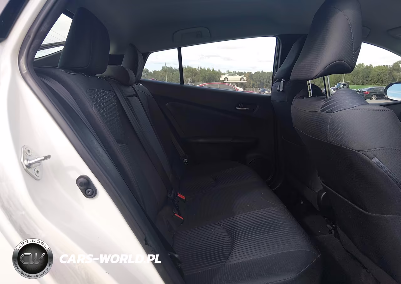 2016 Toyota Prius Three VIN:JTDKARFU8G3017271 - 8