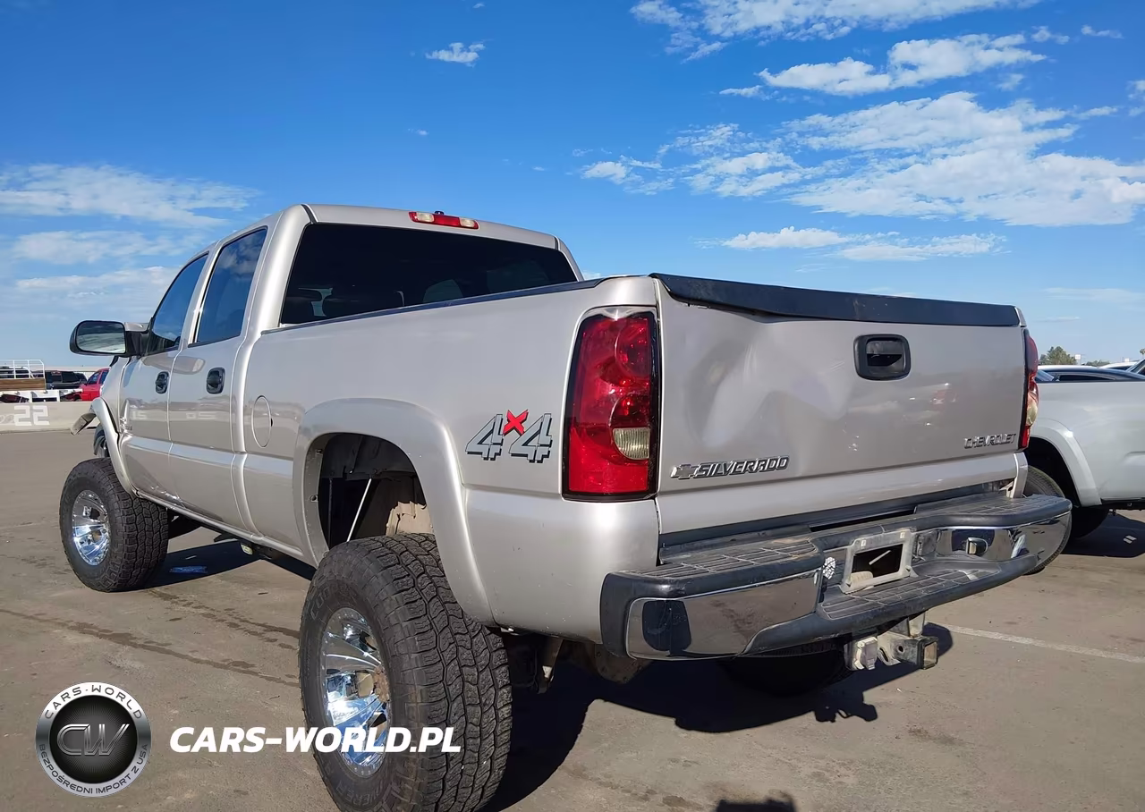 2005 Chevrolet Silverado 2500Hd Ls VIN:1GCHK23215F945405 - 3