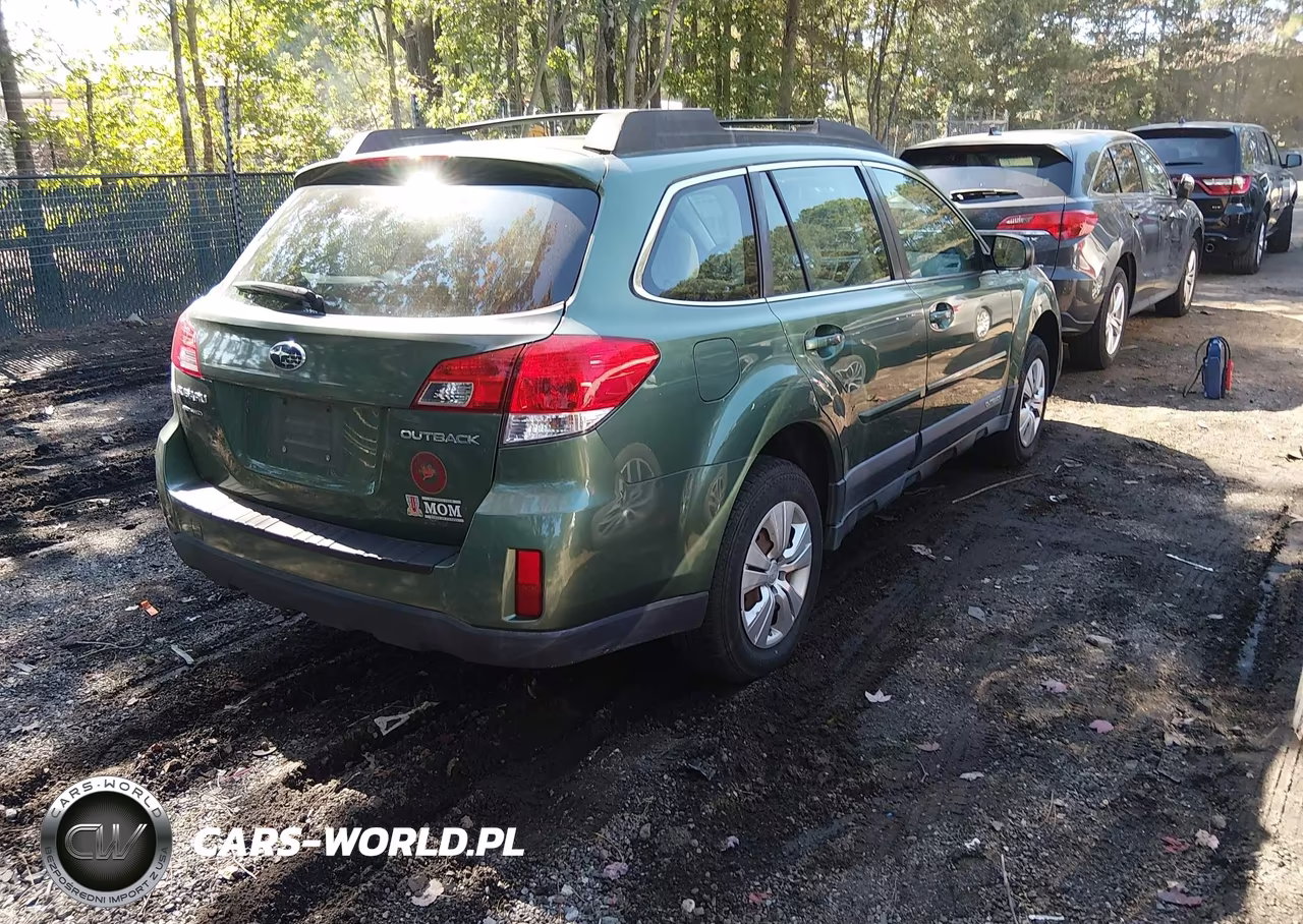 2013 Subaru Outback 2.5I VIN:4S4BRCACXD3248040 - 4