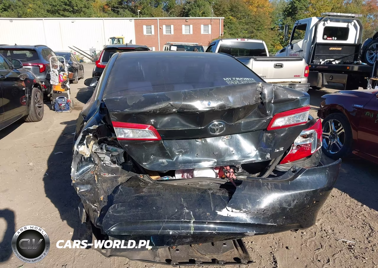 2014 Toyota Camry Le VIN:4T4BF1FK0ER382604 - 17