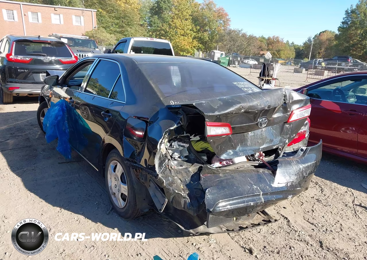 2014 Toyota Camry Le VIN:4T4BF1FK0ER382604 - 3