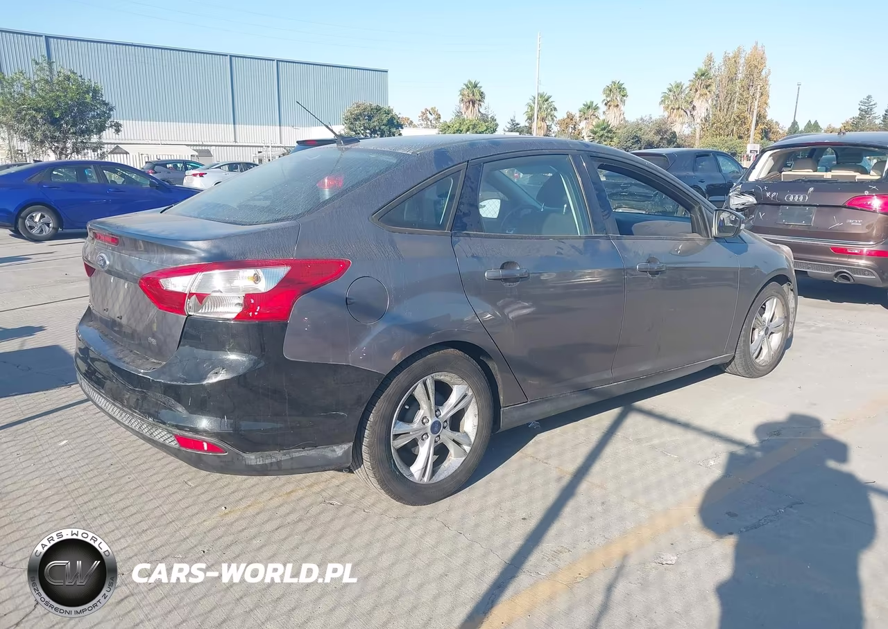 2014 Ford Focus Se VIN:1FADP3F23EL199502 - 4