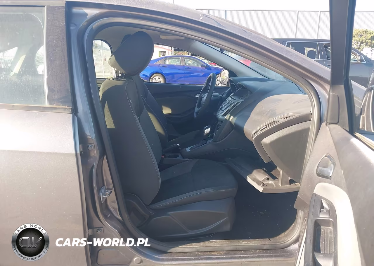 2014 Ford Focus Se VIN:1FADP3F23EL199502 - 5