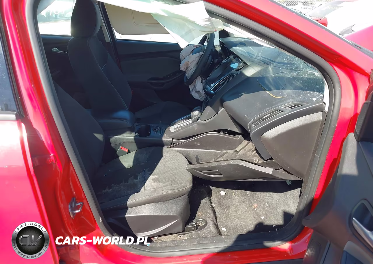 2014 Ford Focus Se VIN:1FADP3F22EL102435 - 5
