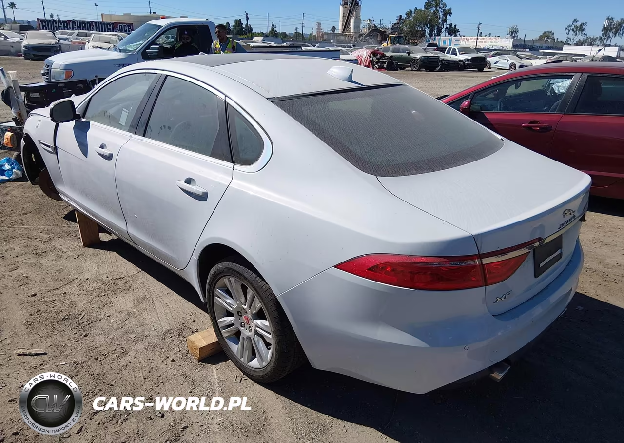 2016 Jaguar Xf Premium VIN:SAJBD4BV9GCY13294 - 3