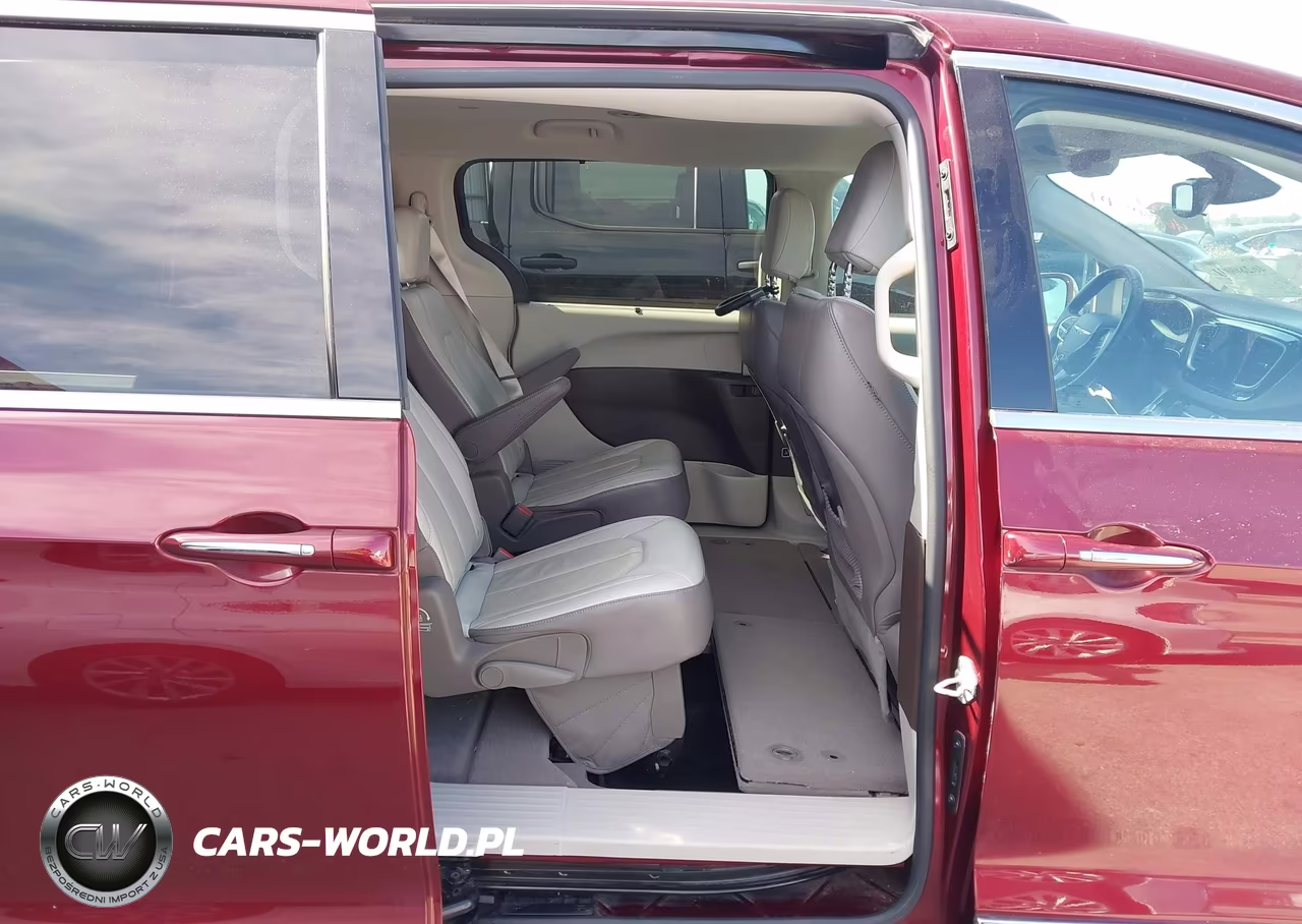 2017 Chrysler Pacifica Touring-L VIN:2C4RC1BG7HR757994 - 8
