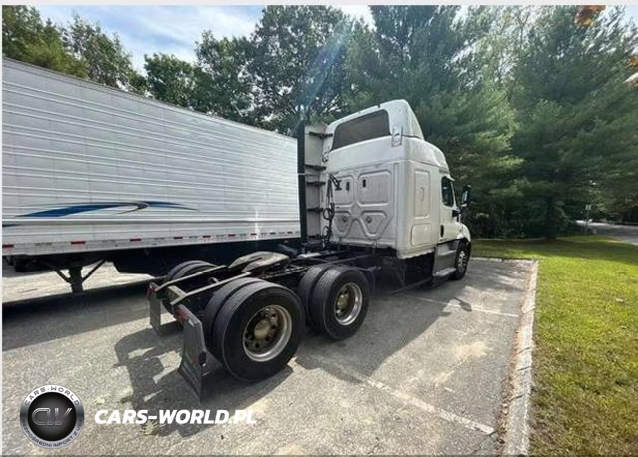 2018 Freightliner Cascadia 113 VIN:3AKJGHDVXJSJT7867 - 4