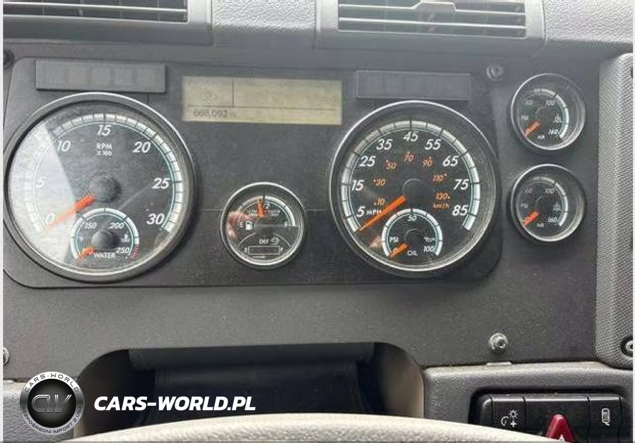 2018 Freightliner Cascadia 113 VIN:3AKJGHDVXJSJT7867 - 6