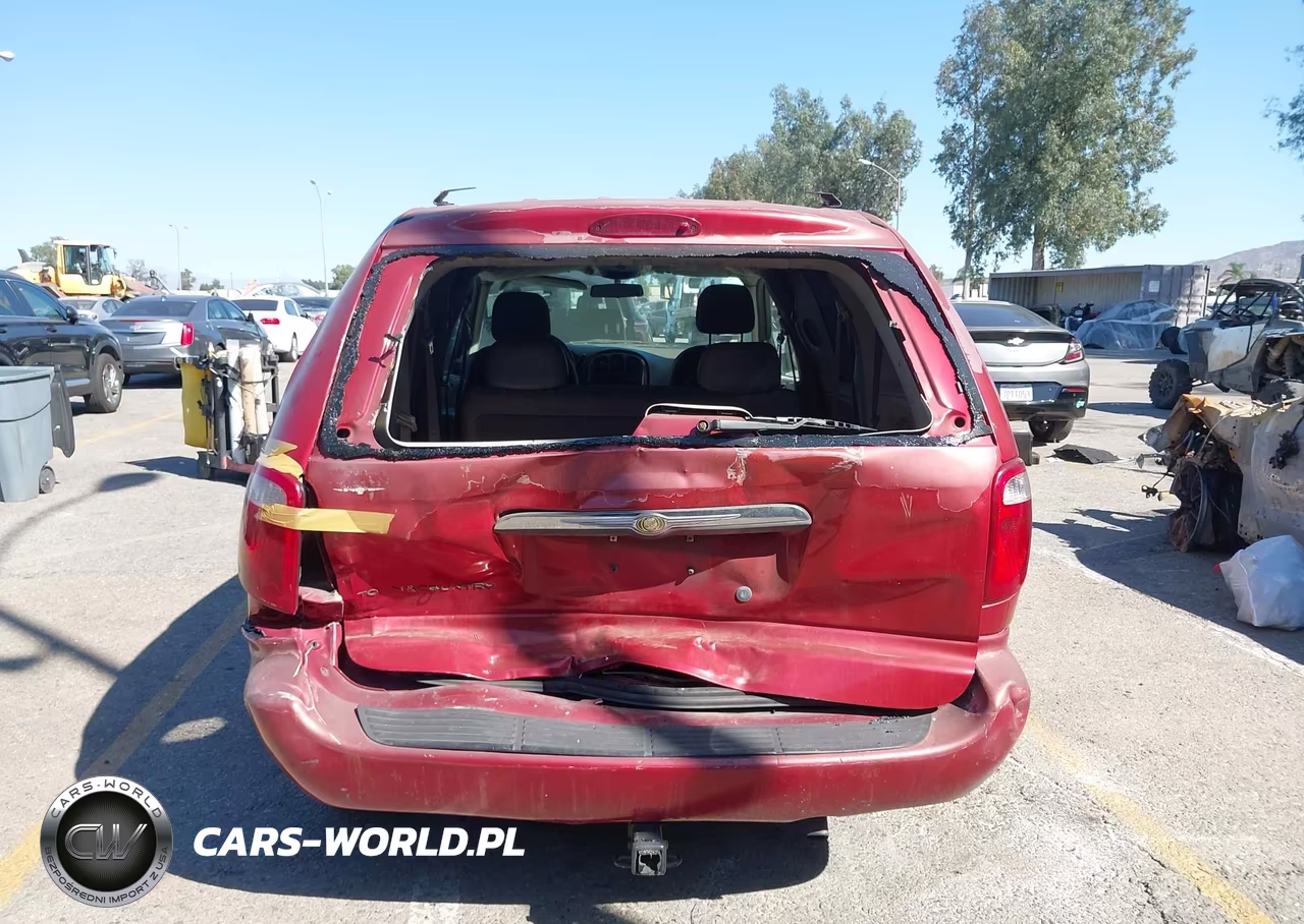 2006 Chrysler Town & Country VIN:1A4GP45R46B538555 - 16