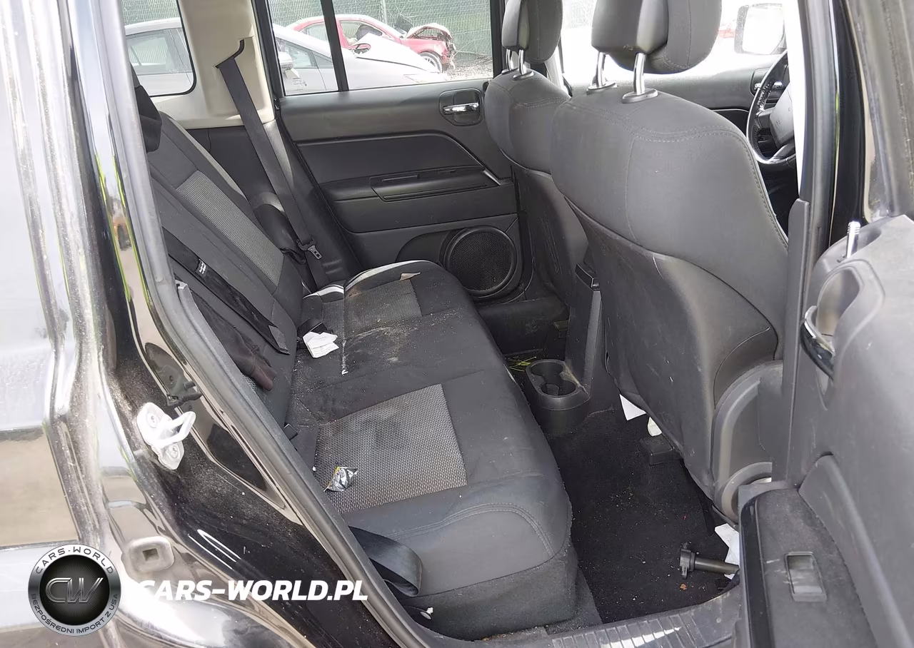 2010 Jeep Patriot Sport VIN:1J4NF1GBXAD640268 - 8