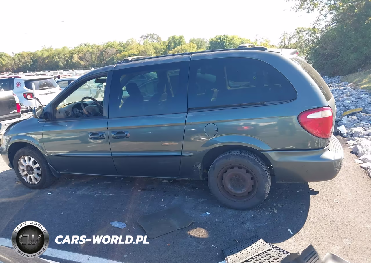 2002 Chrysler Town & Country Lx VIN:2C8GP443X2R793420 - 14