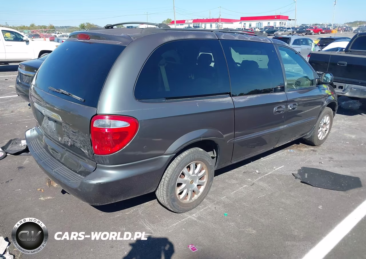 2002 Chrysler Town & Country Lx VIN:2C8GP443X2R793420 - 4