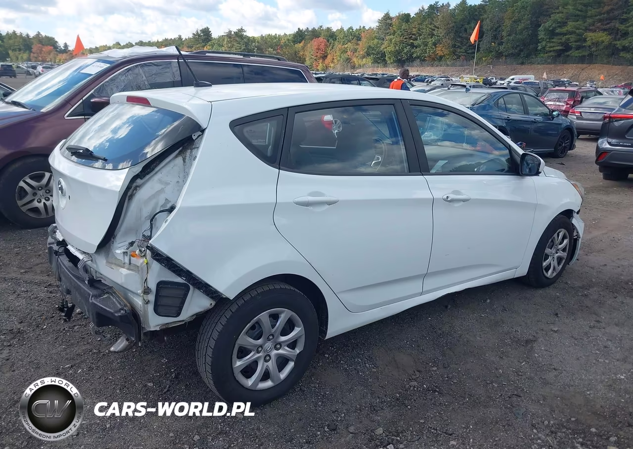 2012 Hyundai Accent Gs VIN:KMHCT5AE6CU015557 - 4