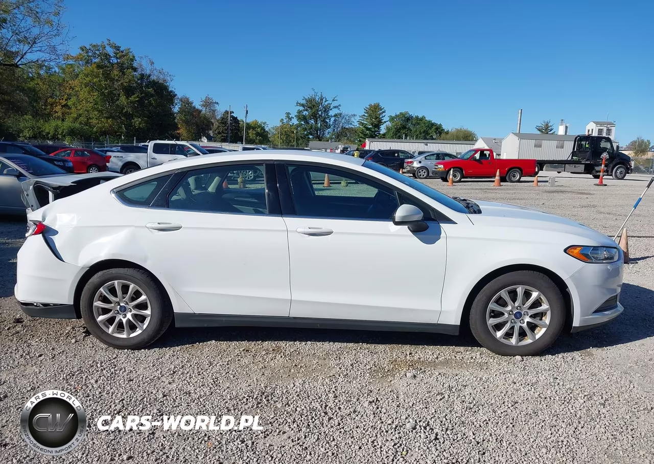 2015 Ford Fusion S VIN:3FA6P0G76FR296214 - 14