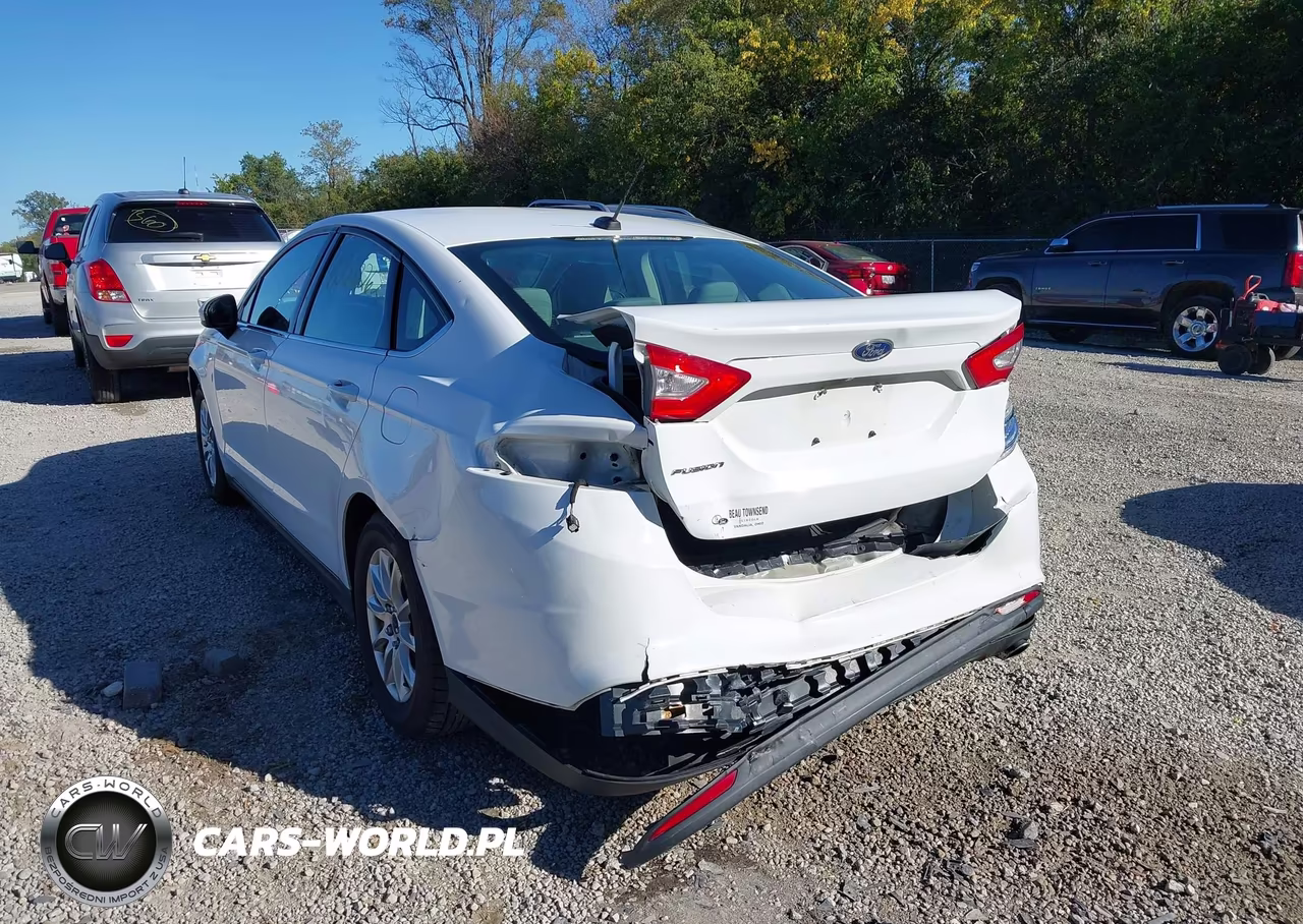 2015 Ford Fusion S VIN:3FA6P0G76FR296214 - 3