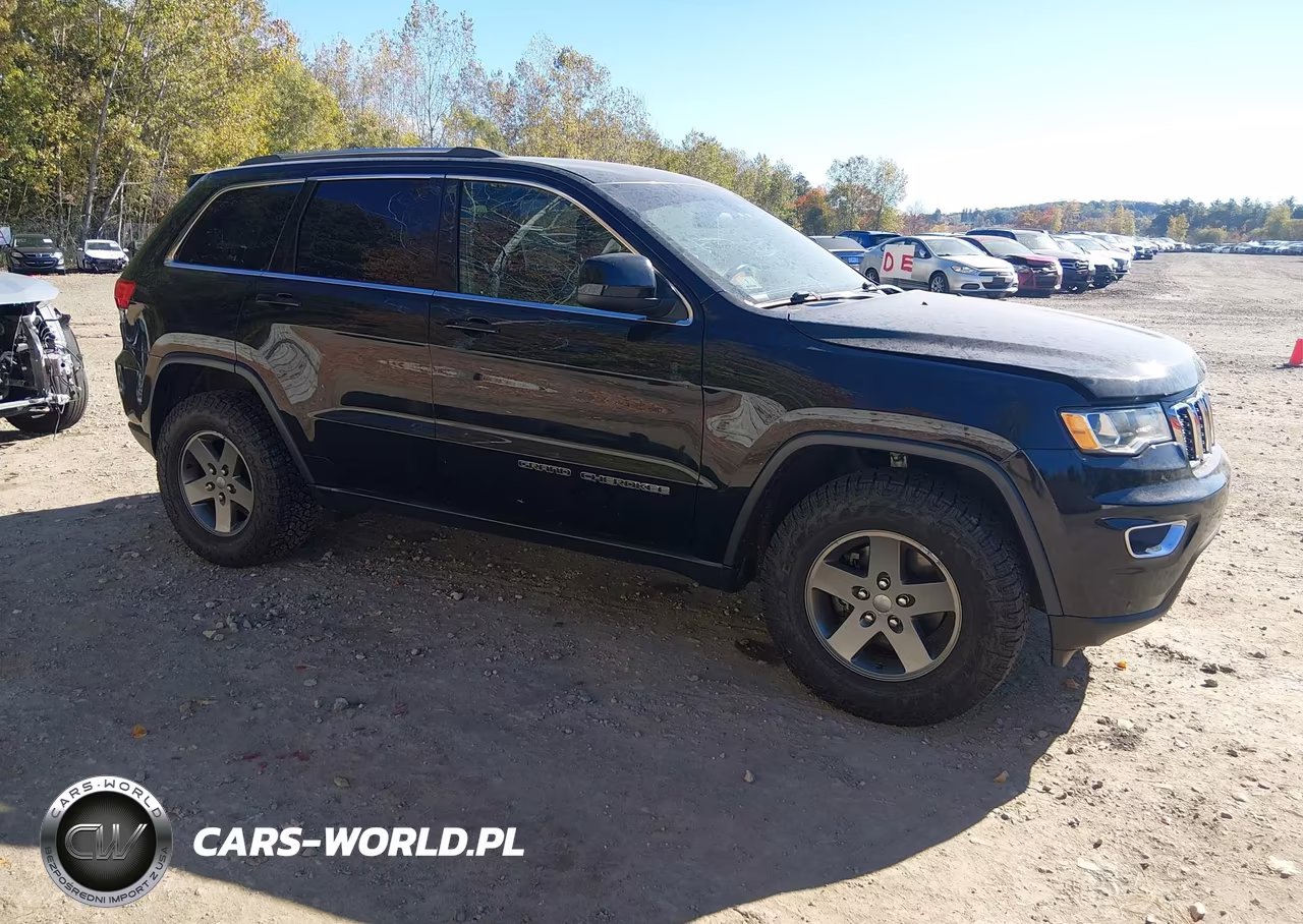 2018 Jeep Grand Cherokee Laredo E 4X4 VIN:1C4RJFAGXJC484729 - 1