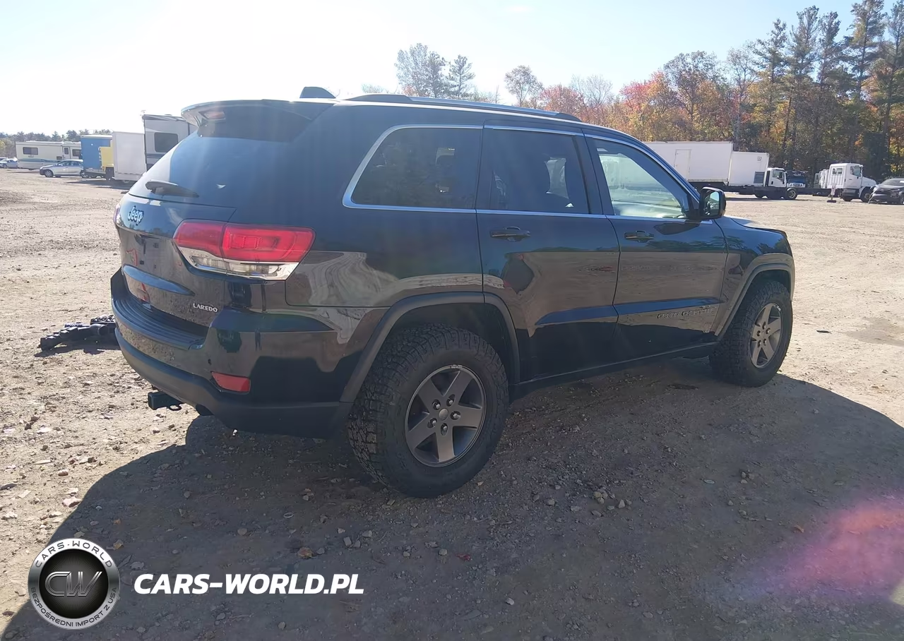 2018 Jeep Grand Cherokee Laredo E 4X4 VIN:1C4RJFAGXJC484729 - 4