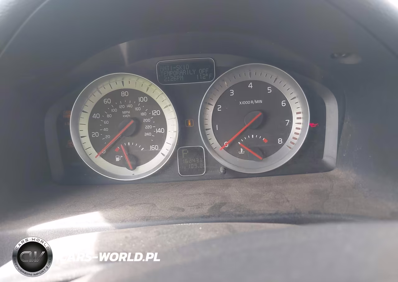 2011 Volvo C70 T5 VIN:YV1672MCXBJ110308 - 7